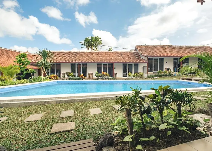 Nami Surf Guest house
